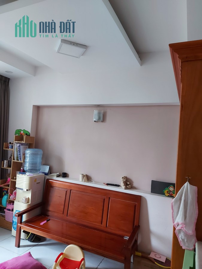 Mặt tiền hẻm kinh doanh , HXH, 1 trệt 4 lầu ,nhỉnh 3 tỷ , Nguyễn Tất Thành ,quận 4 ,lh 0989149953.