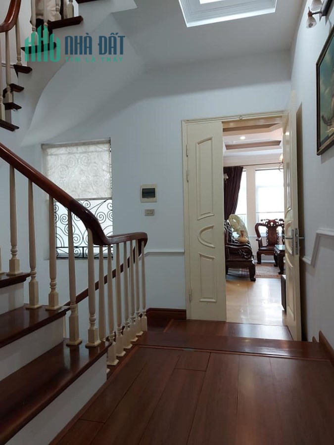 Chính chủ bán biệt thự đơn lập Văn Phú 215mx3T sân vườn ở đỉnh 0817222333