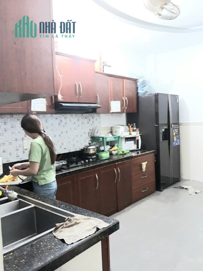 Tài chính 7 tỷ dinh ngay nhà 5 tầng BTCT, đường số 7, quận 7 , ô tô ngủ trong nhà , lh 0989149953.
