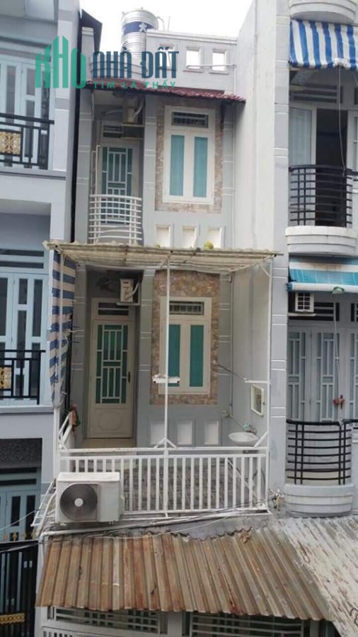 Cần bán gấp nhà mùa COVID Bến Chương Dương Quận 1, 4 tầng đúc, giá 2.6 tỷ.