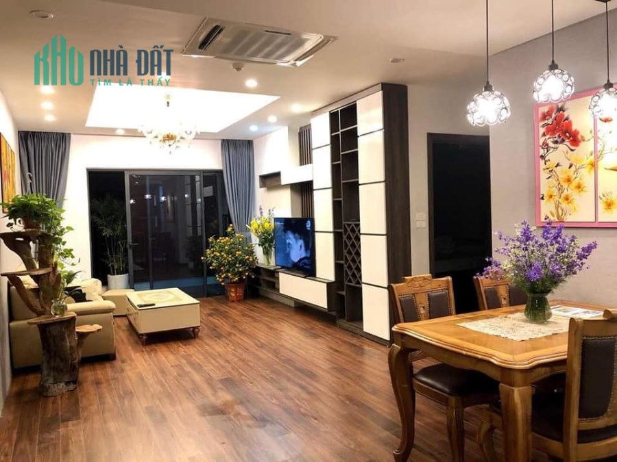 Bán gấp nhà Phố cổ Lò Sũ giá 13 tỷ, 60mx3 tầng, đẹp, sử dụng luôn.