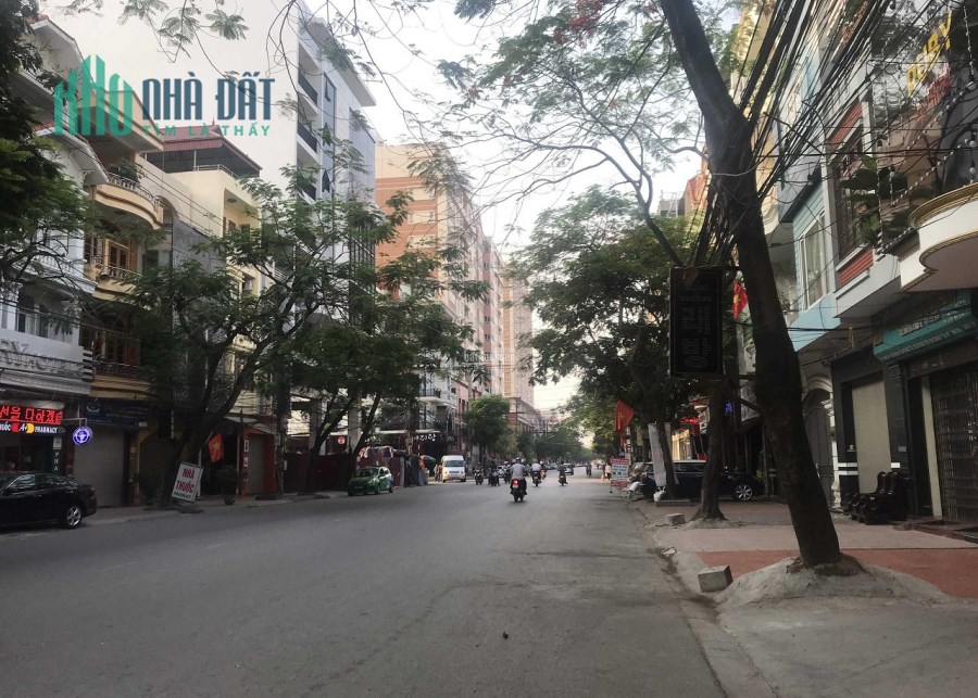 MD062130 Bán nhà mặt đường 193 Văn Cao, mặt tiền cực đẹp