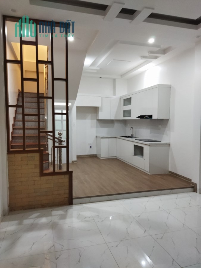 Bán nhà Hoàng Văn Thái 5 tầng, mt 3.8m 3.85 tỷ nhà đẹp gần ô tô