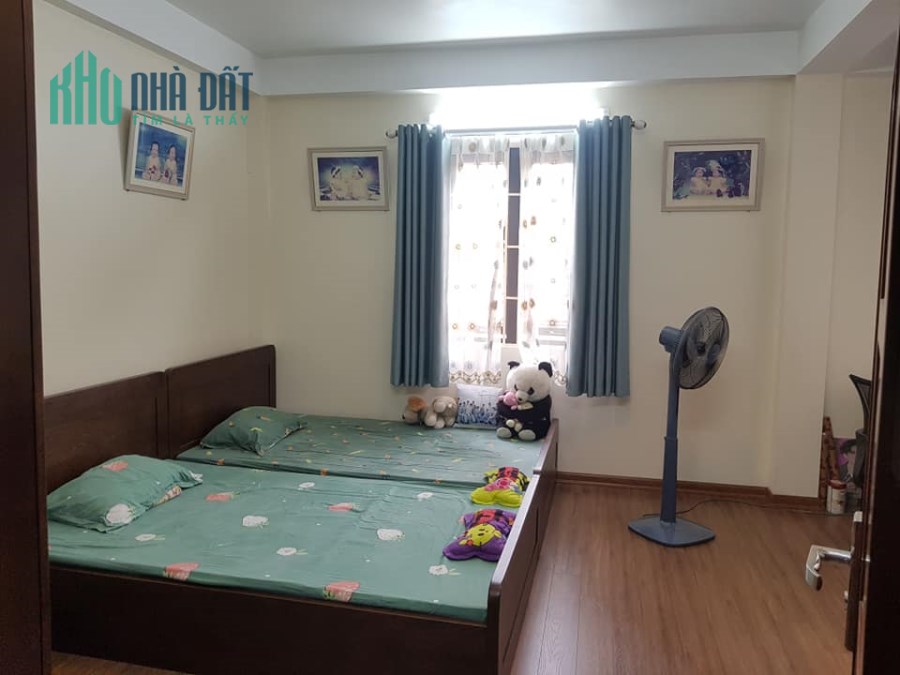 Bán gấp nhà Mặt đường Bưởi giá 6.3 tỷ, 27mx3 tầng, Kinh doanh tốt