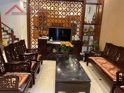 Cho thuê nhà 4 tầng ngay trung tâm quận Ba Đình, 26tr, 0904409085
