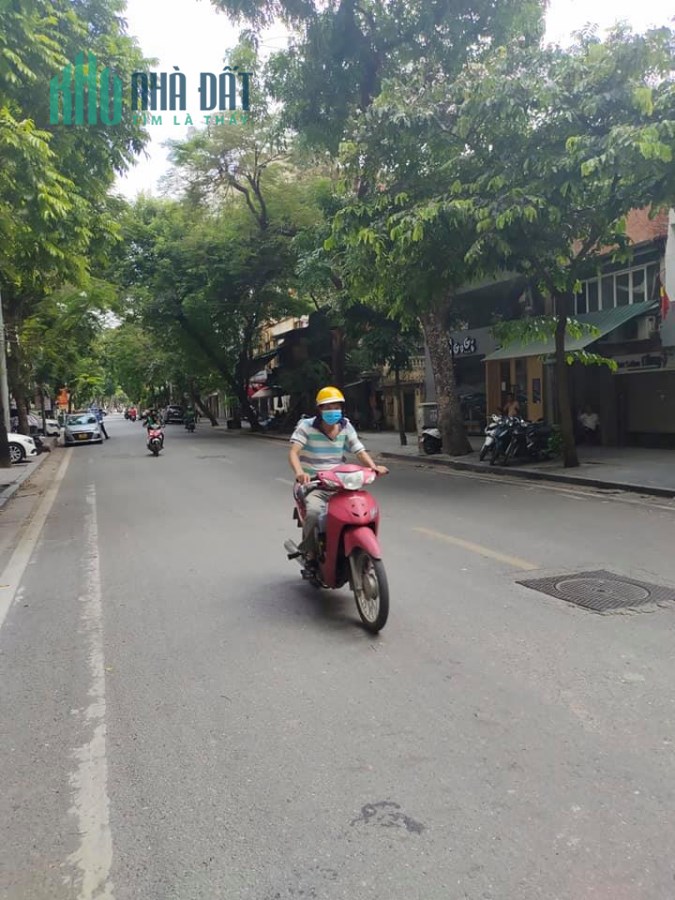 Bán nhà mặt phố Nguyễn Thái Học,Ba Đình,138m2,mt 6.5 m,3 tầng, đang kinh doanh,54 tỷ.