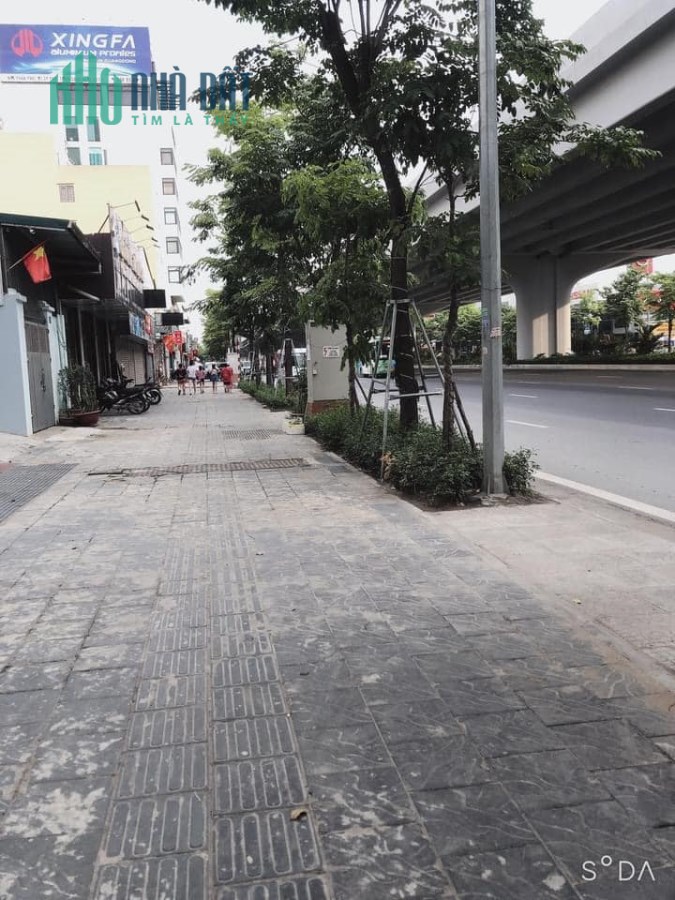 Bán Nhà Phạm Văn Đồng DT70m 5T MT3.5m giá  4.4 tỷ