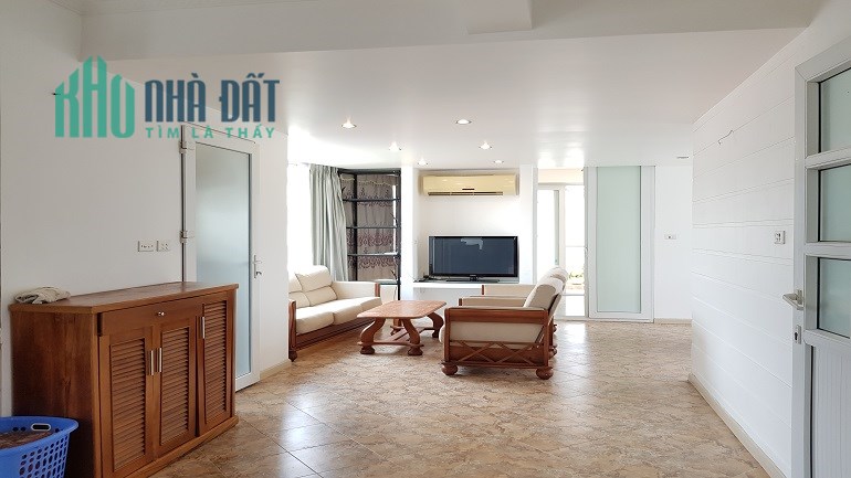 Cho thuê căn hộ tại Trịnh Công Sơn, Tây Hồ, 90m2, 2PN, đầy đủ nội thất, ban công