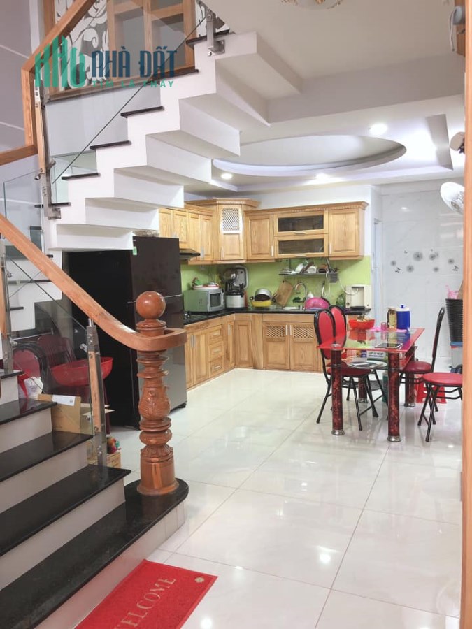 BÁN NHÀ BÙI THẾ MỸ, Q TÂN BÌNH, 4 TẦNG, CÁCH MẶT TIỀN 1 CĂN, Ô TÔ NGỦ TRONG NHÀ