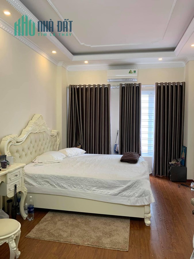 Bán nhà Hai Bà Trưng, ngõ 159 Hồng Mai giá 2.35 tỷ, 27mx4T, oto cách 5m