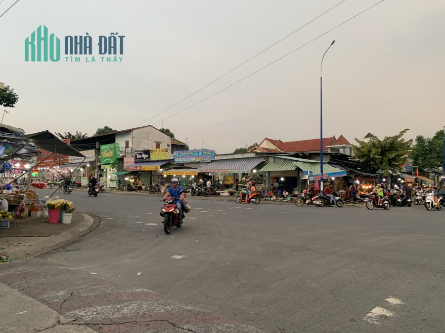 kinh tế khó khăn tôi cần nhượng lại lô đất 300m2