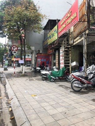 Bán nhà mặt phố Giải Phóng 128m2, MT 11m, gần BX Giáp Bát chỉ hơn 200tr/m2.