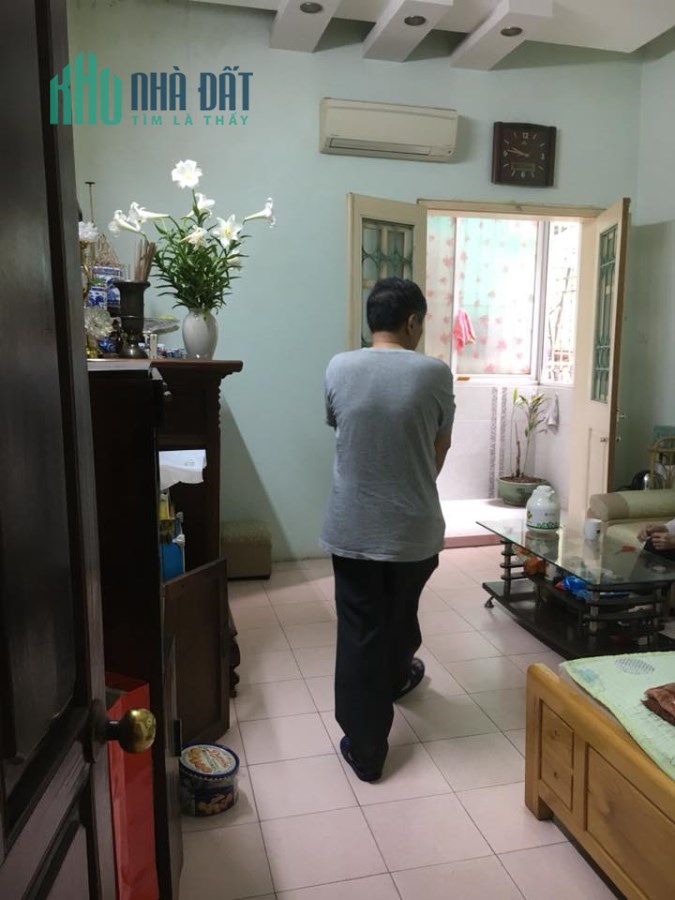 Bán Mặt phố Trấn Vũ, view hồ giá 5,5 tỷ, 13mx4 tầng, đầu tư sinh lời
