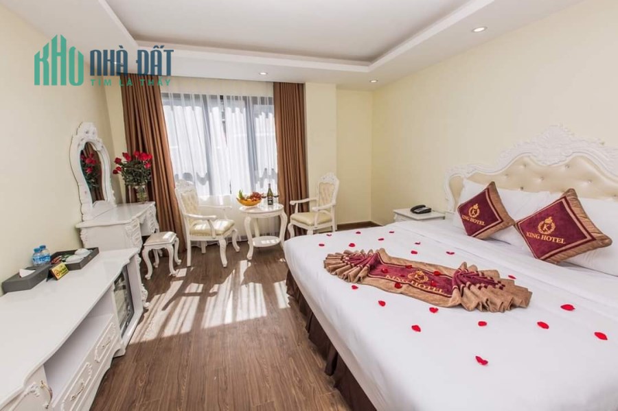 Bán khách sạn  Lý Quốc Sư 230 tỷ