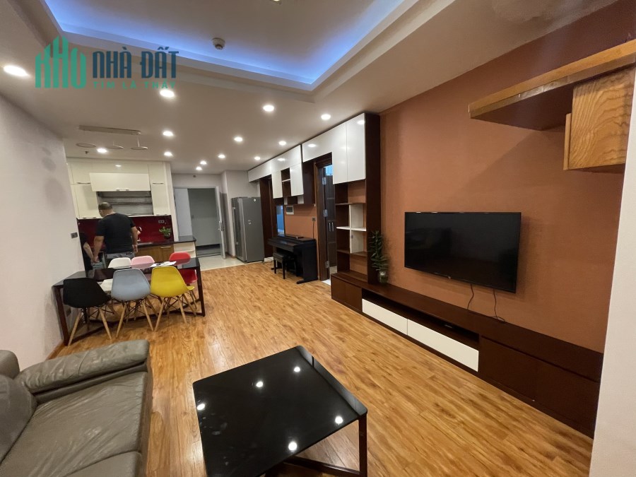 Cần bán gấp căn hộ 85m2 với thiết kế 2 ngủ 2 vệ sinh, nội thất đầy đủ giá chỉ 2,6 tỷ