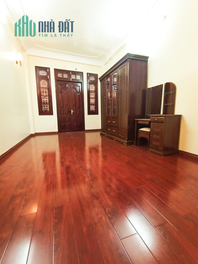 Cần bán gấp nhà Ngõ 149 Giảng Võ giá 3.55 tỷ, 48m2, MT 7m. có sổ