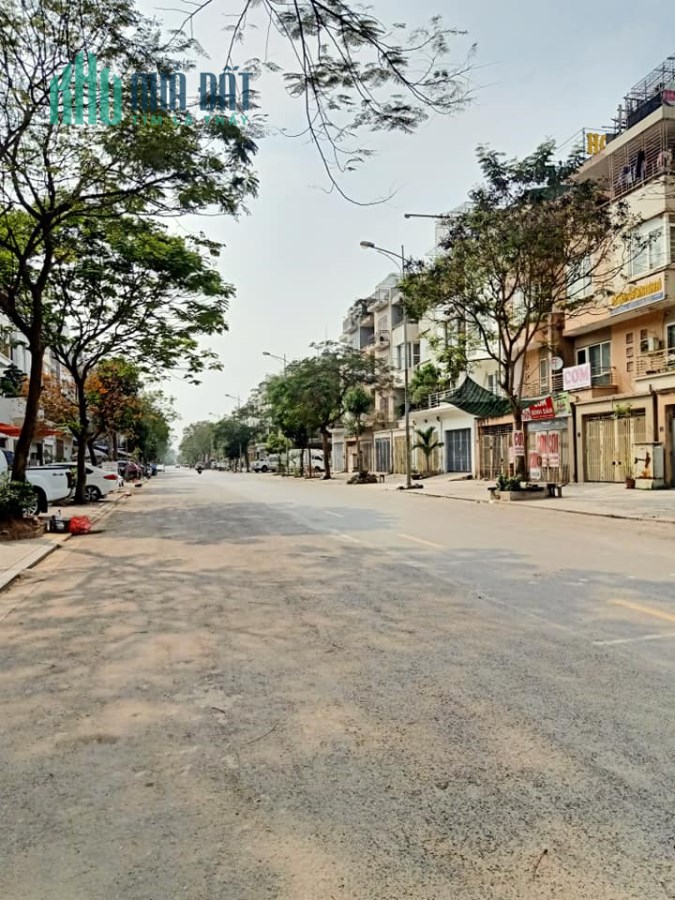 Liền kề KĐT Văn Phú Đường 26m. 90m2. 5 Tầng. MT 5m. Nội thất, Thang máy cao cấp. 12 tỷ 5