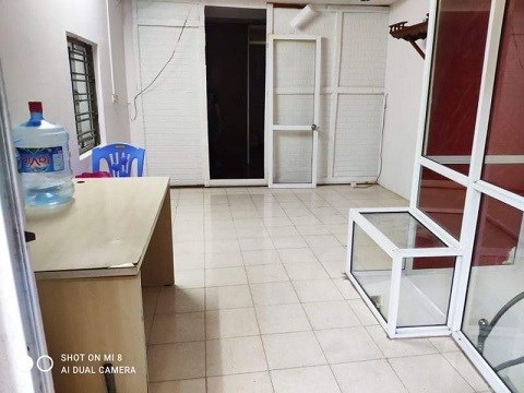 Chính chủ cho thuê nhà 2 tầng tại 879 Đê La Thành, 4tr, 0369730626