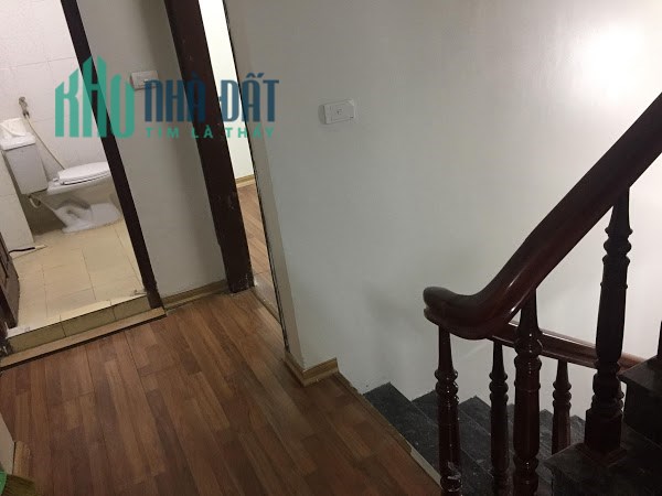 Bán gấp nhà Phố Khương Đình, 51m2, 4 tầng, mặt tiền 4.2m, ô tô, kinh doanh 4tỷ1