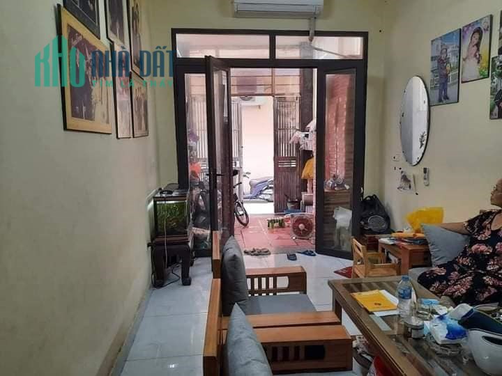 Bán nhà Nguyễn Khang, Cầu Giấy diện tích 41m, nhà 5 tầng, mặt tiền  5m, giá 5.1 tỷ.
