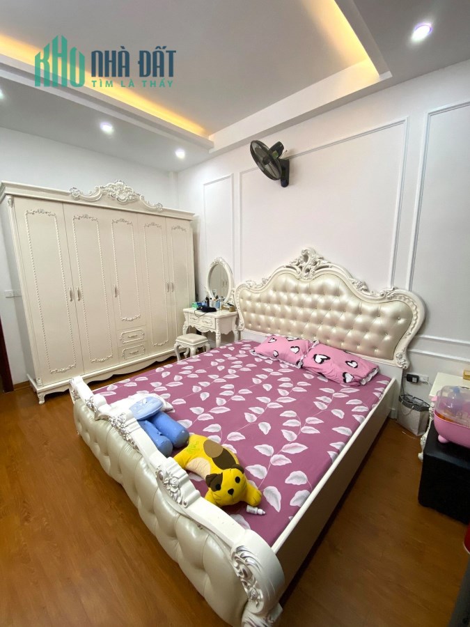 Bán gấp CH tập thể ngõ Văn Chương giá 2,22 tỷ, 80m2, tầng 1, có sổ