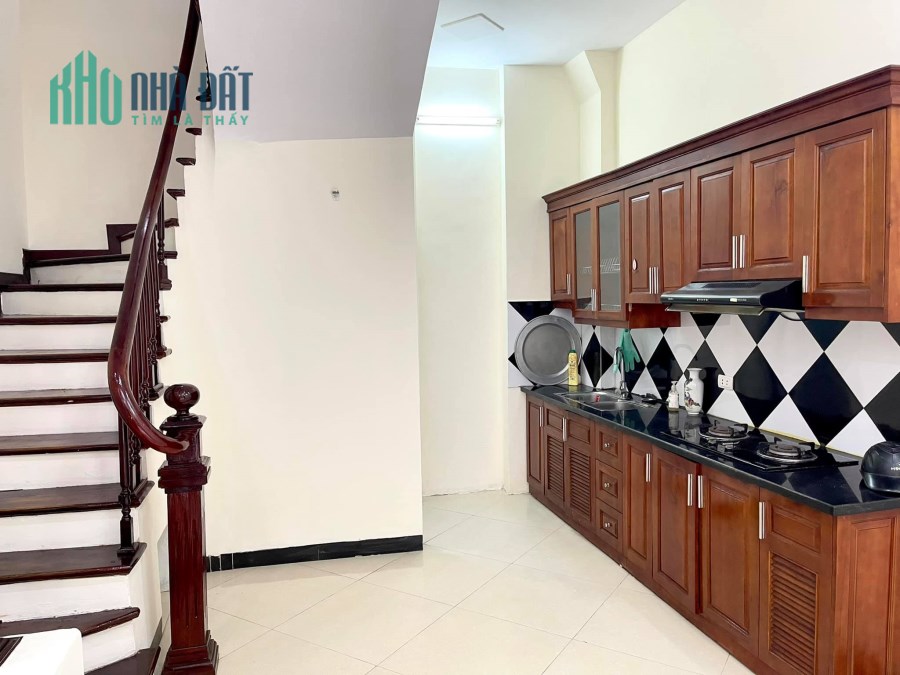 Nhà đẹp Đê Trần Khát Chân, Hai Bà Trưng trong tầm tiền 37m 5 tầng 3,2 tỷ