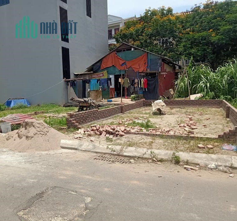 Mảnh đất vàng Tu Hoàng - Xuân Phương Dt: 51m2, Giá: 2.4 tỷ.
