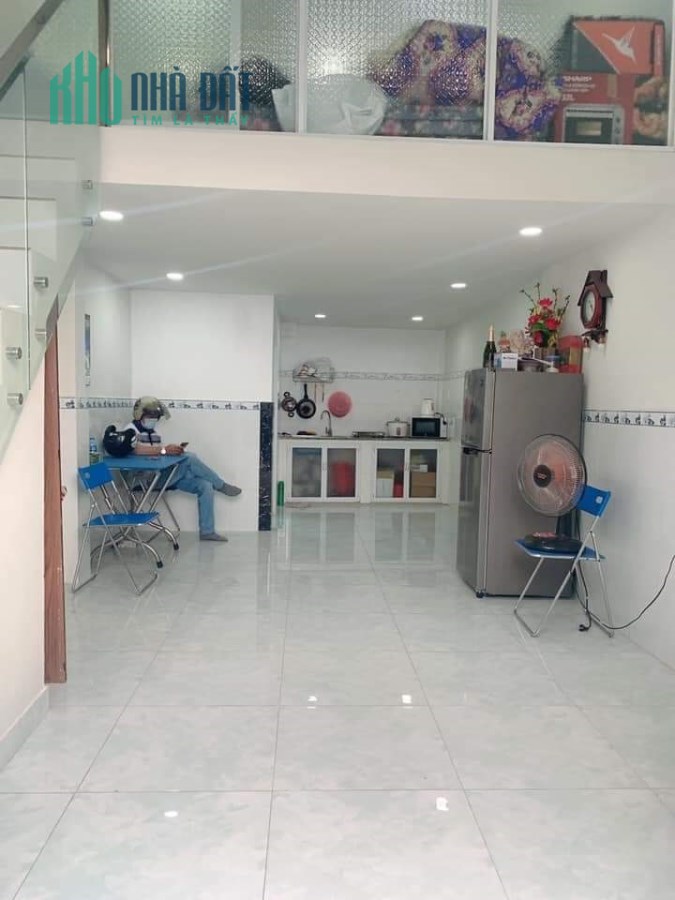 Khu VIP Tân phú- tân sơn nhì 2 tầng 30m2 sát hẻm xe hơi chỉ 3 tỷ, còn TL. Lẹ tay thì còn