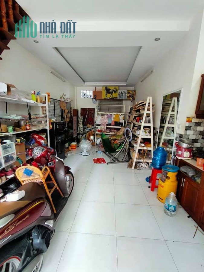 Vì dịch Covi bán gấp nhà 2 tầng Trịnh Đình Trọng Tân Phú khu sầm uất chỉ 3,6 tỷ.TL