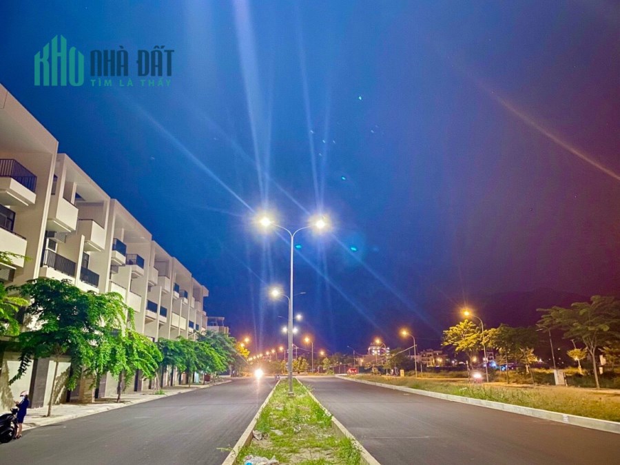 CHỈ 5,5 TỶ ĐỂ SỞ HỮU NHÀ Ở THƯƠNG MẠI TRUNG TÂM TP NHA TRANG, 1 TRỆT 3 LẦU