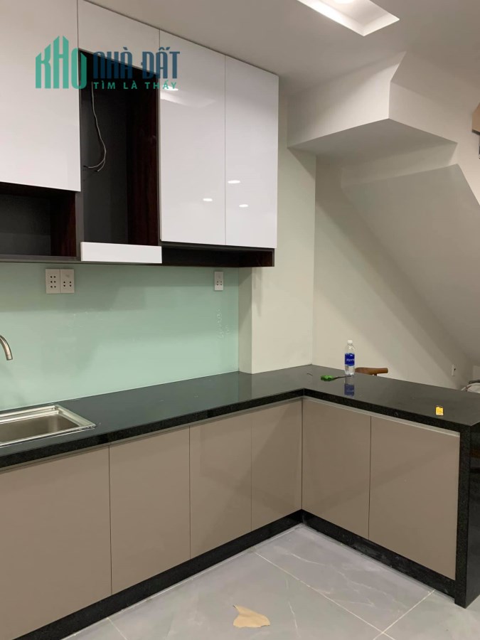 Bán nhà DT 68,6m2 sàn, gần HXH, Nguyễn Thần Hiến, quận 4, nhỉnh 2,5 tỷ,lh 0989149953