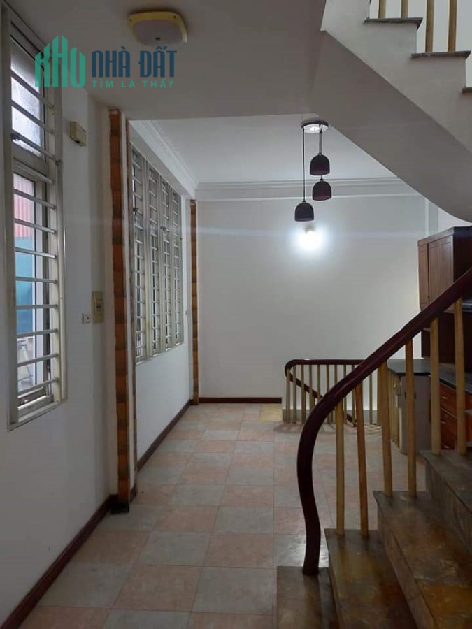 Bán nhà phố Lệ Mật Long Biên, 43mx5T, gara ô tô, 4.05 tỷ.