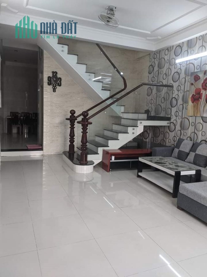 Bán nhà đường Lê Hồng Phong P10 Q10 32m2 4 lầu 6.85 tỷ