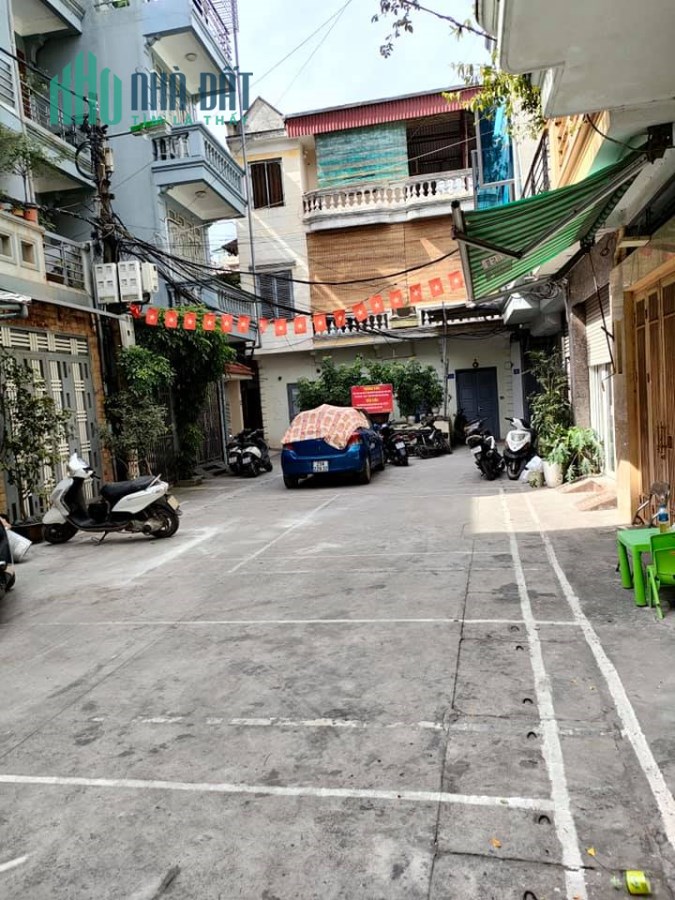 Bán gấp nhà Hoàng Hoa Thám - Đốc Ngữ, Ô tô, Kinh doanh, DT 59m2. Nhỉnh 5 tỷ