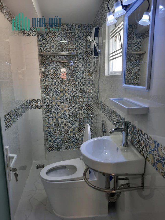 Bán nhà view thiên nhiên 3 tầng, 2PN, 2WC Khu vip Phú Nhuận chỉ 3.4 tỷ.