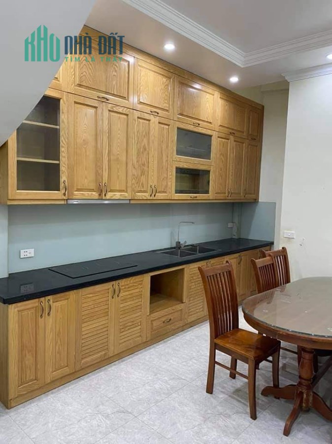 Bán nhà Phố Vũ Thạnh Đống Đa 40m2 4 tầng, lô góc, ở sướng. Giá chỉ 4.3 tỷ