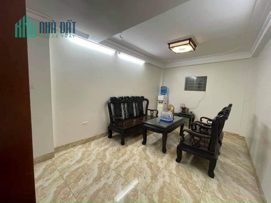 Nhà đẹp, ngõ rộng chợ Bông Đỏ, Phan Đình Giót, 34m2, giá 4.1 tỷ