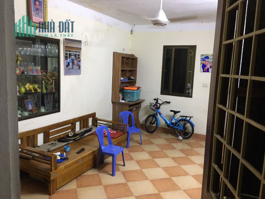 Cần bán căn hộ Tập thể xí nghiệp in 15 Nguyên Hồng, Đống Đa, Hà Nội, giá tốt