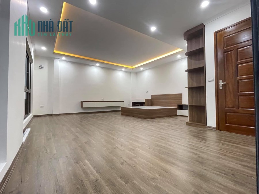 Nhà Quận Thanh Xuân Khu phân lô Quân đội 40m2 5T MT 8m nhỉnh 5 tỉ.LHTrần Kiên 0852916995.