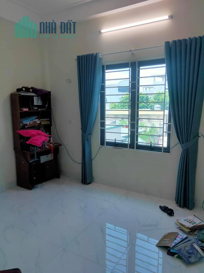 Bán nhà phố Hồng Mai 40m_4 tầng_3 mặt thoáng_nhỉnh 2 tỷ