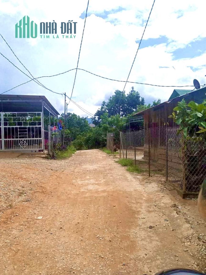 500 triệu cho 200m2 đất ở ngay trung tâm xã Đạ Nhim 