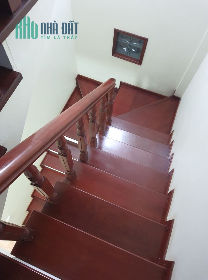 Bán Gấp Nhà 5 tầng Giải Phóng, Hoàng Mai, 52m*MT4m, Nhỉnh 6 tỷ, Mặt Phố, Ô Tô, Kinh Doanh.
