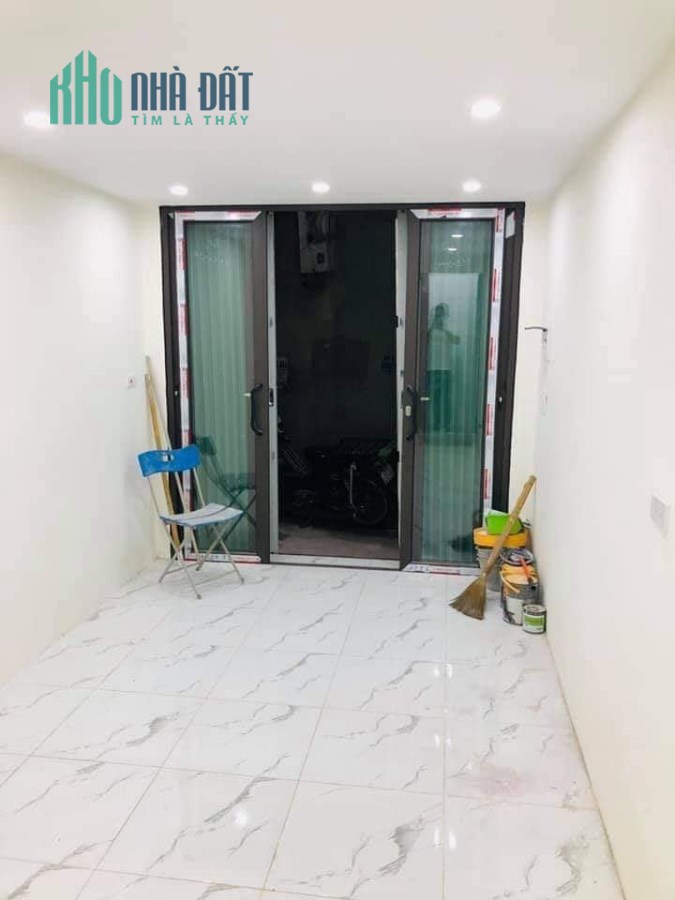 Nhà nhỏ xinh cách phố Trương Định 5m tiện ích đầy đủ, 100m ra ngã tư chợ mơ 20m 5 tầng 2,3 tỷ
