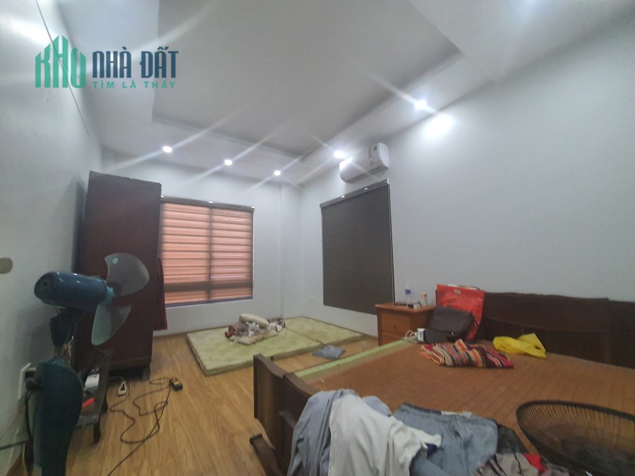 Bán Nhà Phố Tức Mặc, Hoàn Kiếm, 90m*4T*MT5m, 27 tỷ, Ô Tô, Kinh Doanh, Văn Phòng, 2 Thoáng.