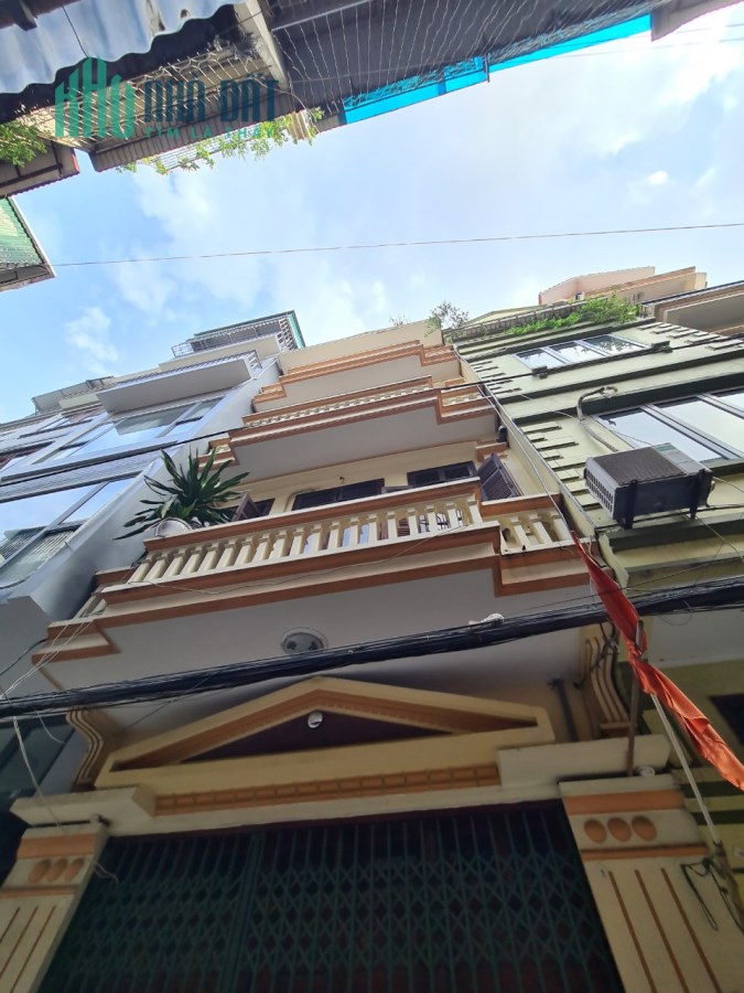 ​Cho thuê nhà nguyên căn phố Phan Văn Trường: DT 45m2x 5 tầng, MT4.6m, giá 20tr