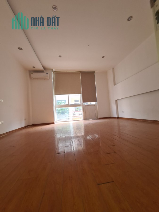 Cho thuê nhà riêng  mặt đường Nguyễn Văn Huyên- Cầu Giấy: DT 25m2x 2tầng, 15tr
