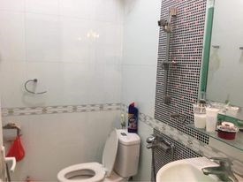 Gấp bán nhà Học Viện Tài Chính, dt 45m2, 5 tầng, 4 tỷ 75, ô tô, lô góc, kinh doanh. LH:0976772692
