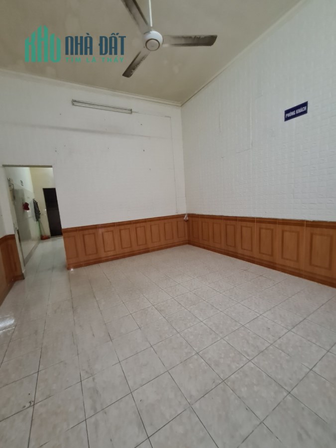 Cho thuê nhà riêng Nghĩa Đô: DTSD200m2, ô tô vào nhà, giá 11tr