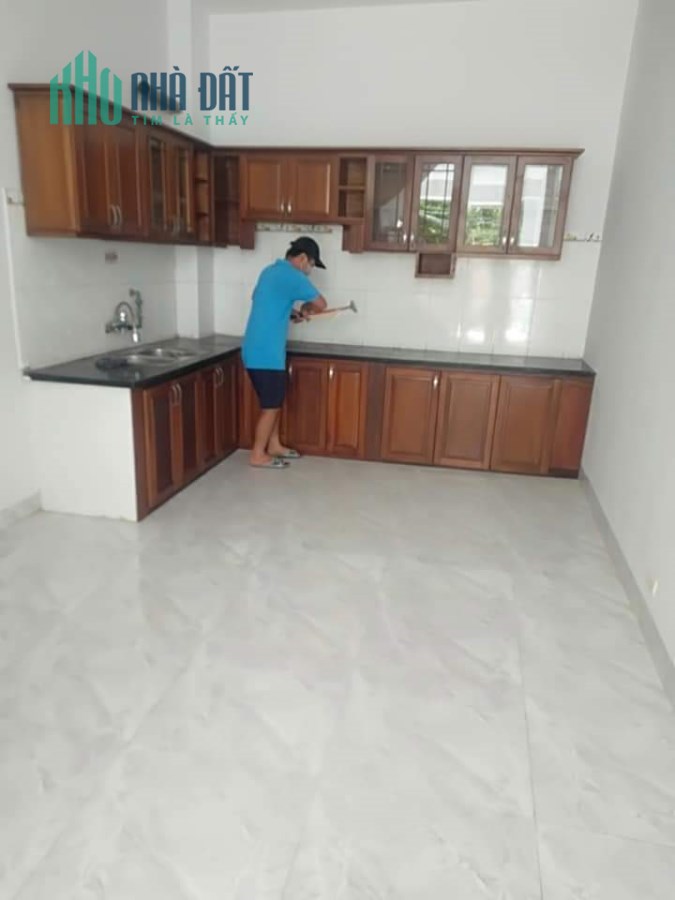 Nhà hiếm khó tìm gần trung tâm Huyện Thanh TRì 41 m2, chỉ 2,15 tỷ Sổ đỏ chính chủ giao dịch ngay