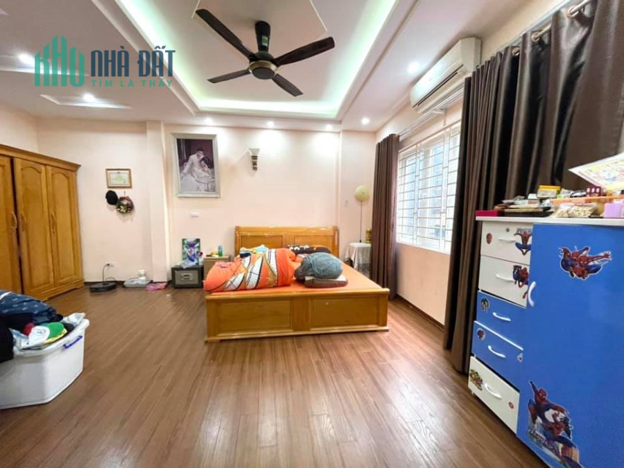Bán nhà  Hoàng Hoa Thám, Ba Đình, 43m, 5 tầng, MT 3.8m, giá 4 tỷ 450 triệu, có thương lượng.